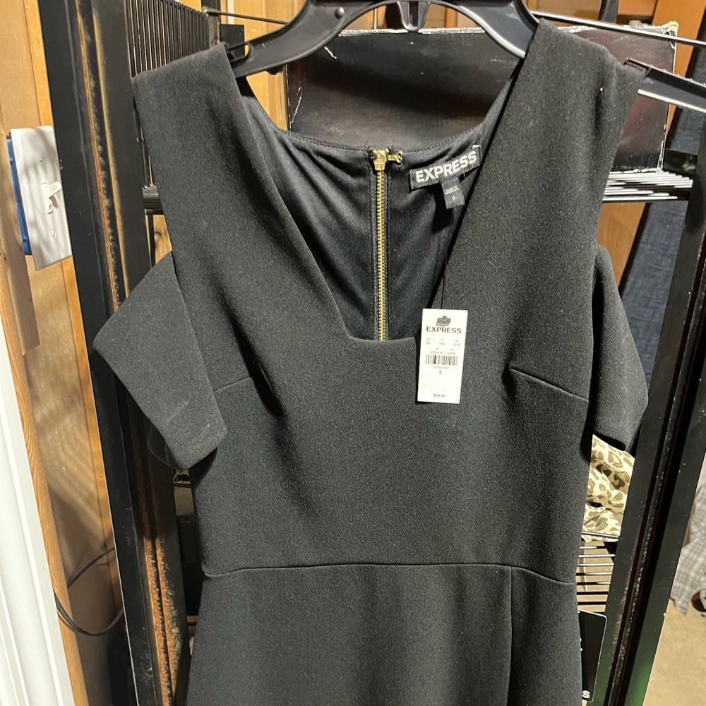EXPRESS cold shoulder Ponte Knit Black dress Size 0 NWT